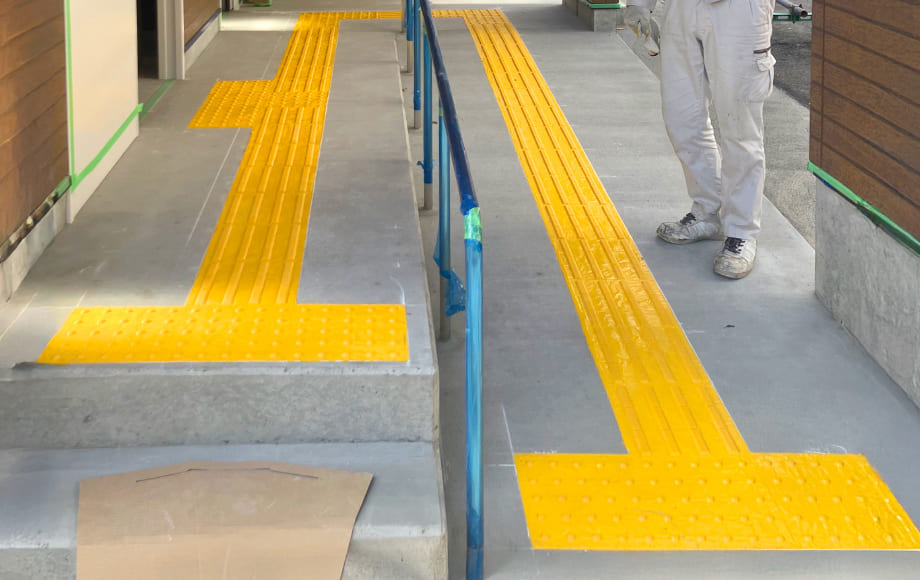 BUSINESS05視覚障がい者誘導標示